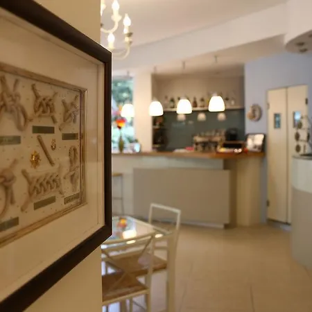 Szálloda Santiago Milano Marittima